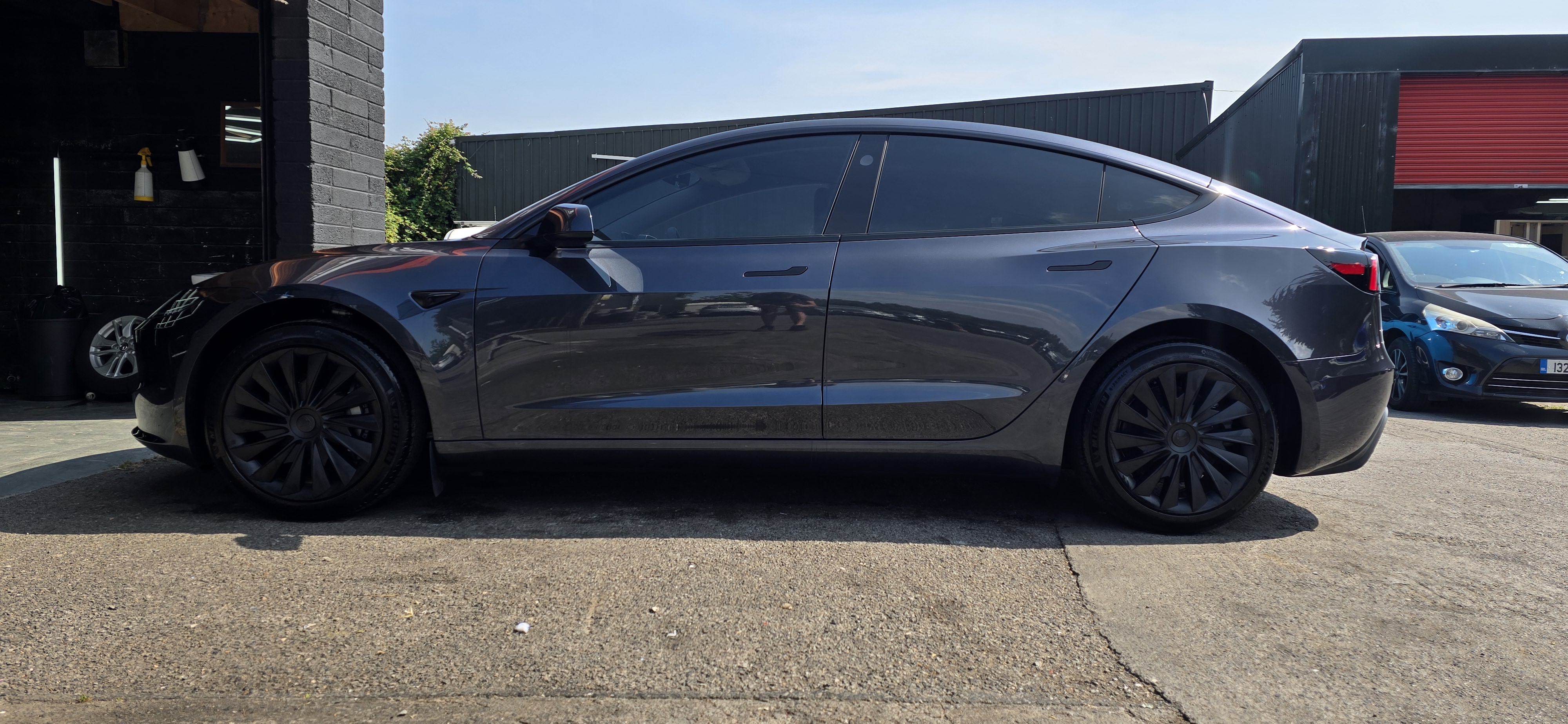 Saturnstyling, ceramic tints, tesla tinted, drogheda tints, meath tints
