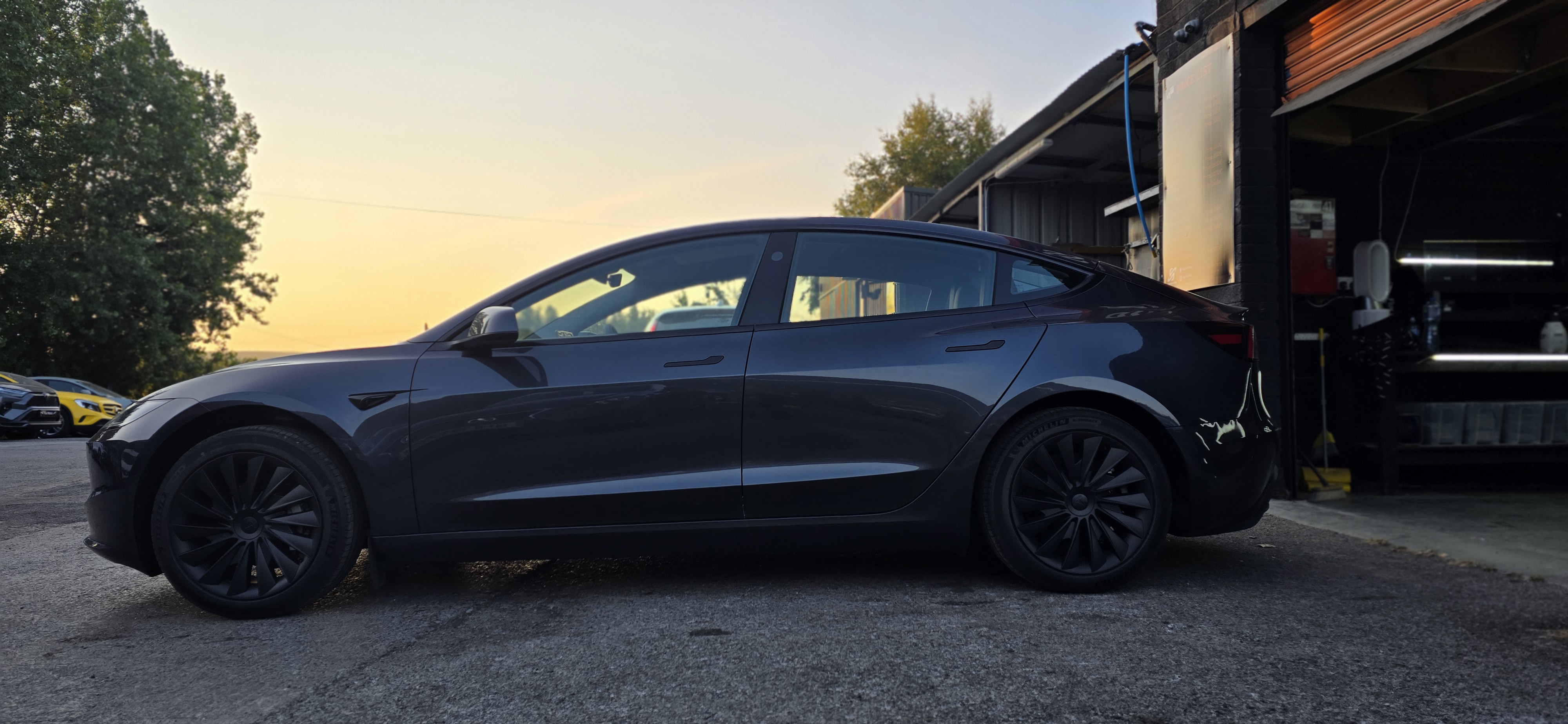 Saturnstyling, ceramic tints, tesla tinted, drogheda tints, meath tints